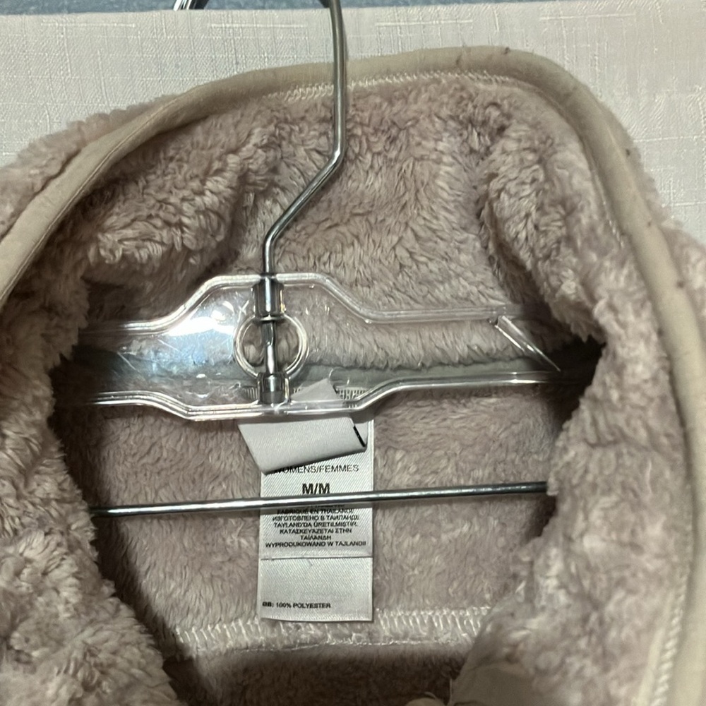 The North Face Women's Beige Fleece Vest - Picture 3 of 6